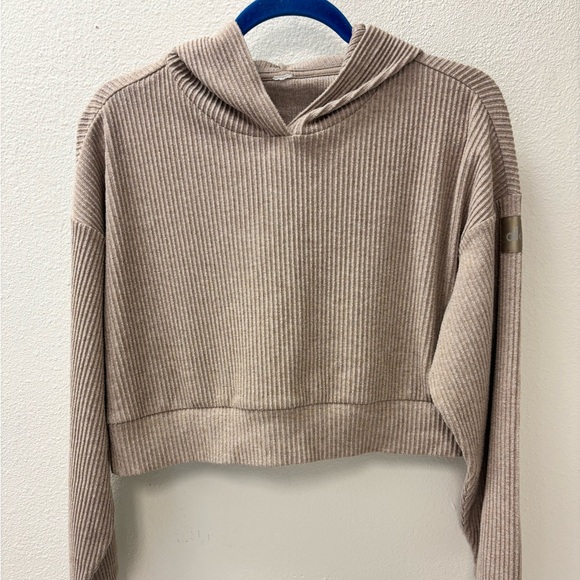 Alo Yoga Muse Sweatshirt. Tan, size Small - Picture 5 of 10